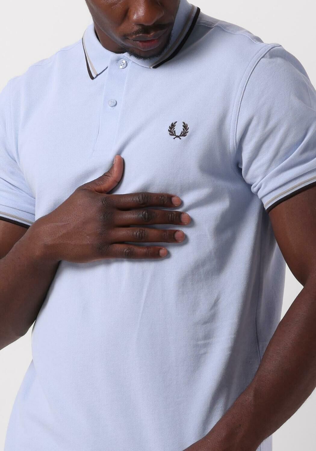 FRED PERRY Heren Polo's & T-shirts The Twin Tipped Shirt Lichtblauw