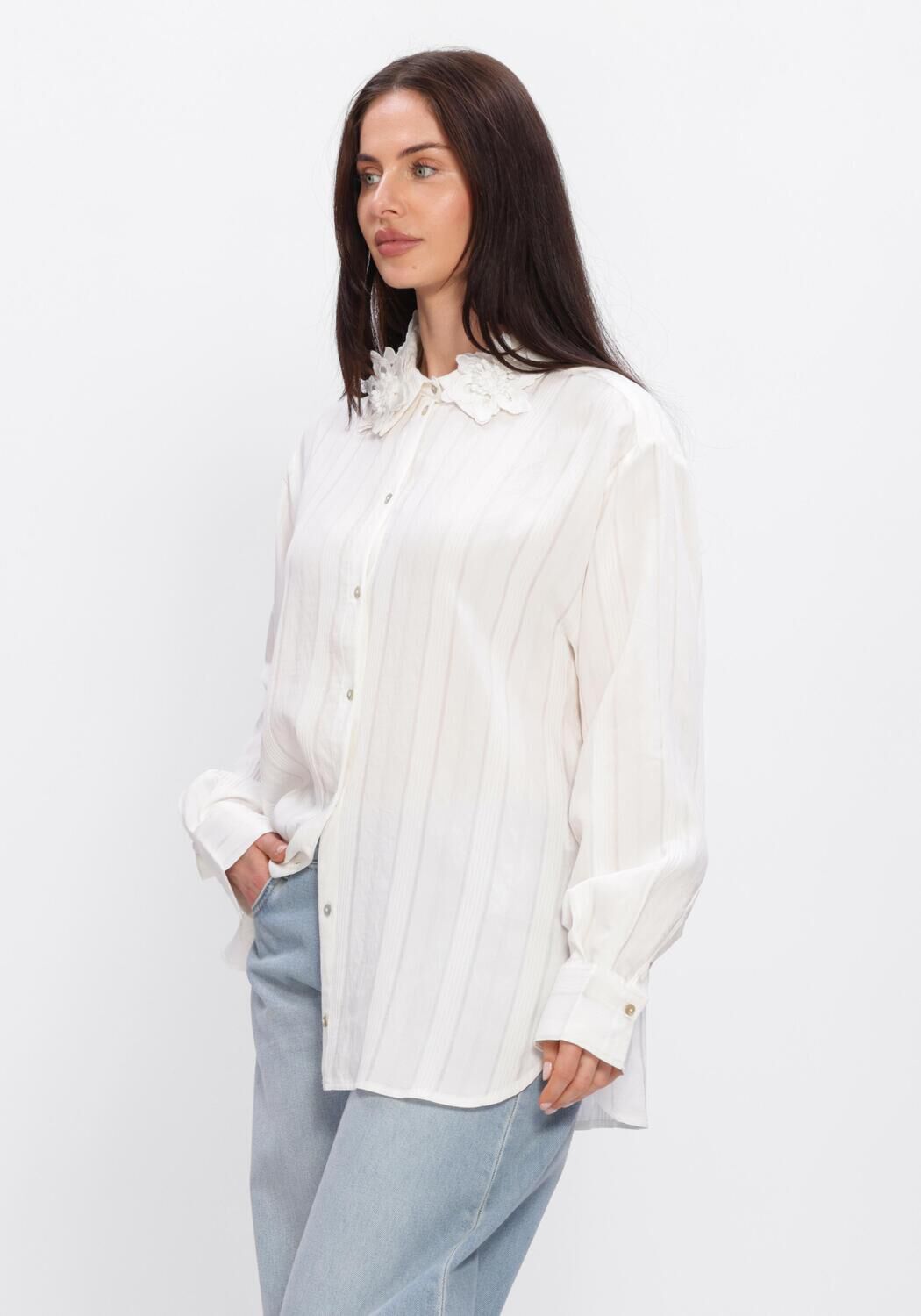 Witte JANSEN AMSTERDAM Blouses RABIA BLOUSE SLG 783 LONG SLEEVE LACE FLOWERS AT COLLAR - large