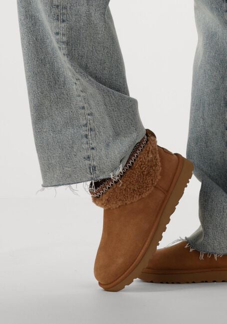 Cognac UGG Vachtlaarzen CLASSIC ULTRA MINI MAXI CURLY Cognac UGG Vachtlaarzen CLASSIC ULTRA MINI MAXI CURLY - large
