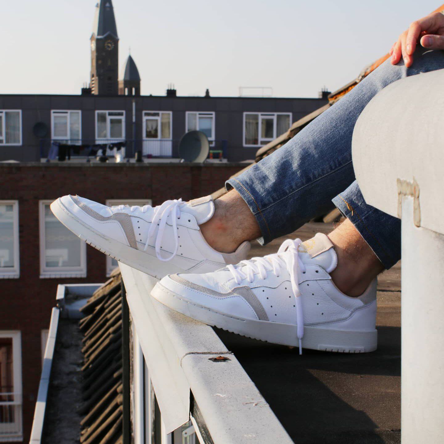 Witte ADIDAS Lage sneakers SUPERCOURT W | Omoda