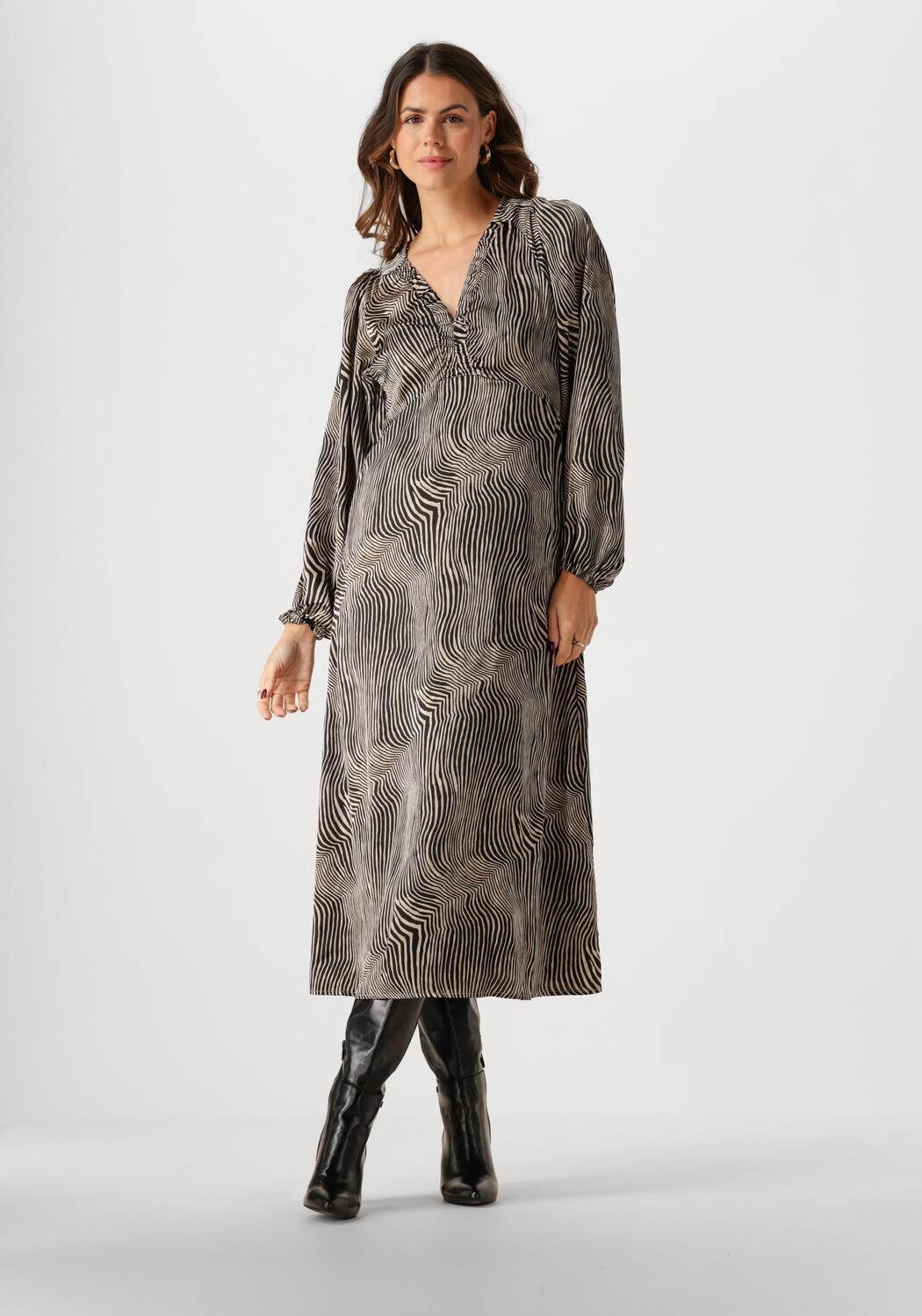 NEO NOIR Dames Jurken Isoabel Floating Wave Dress Zwart