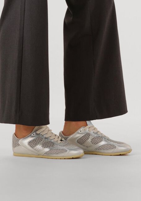 Zilverkleurig NUBIKK Lage sneakers RILEY MORGAN - large
