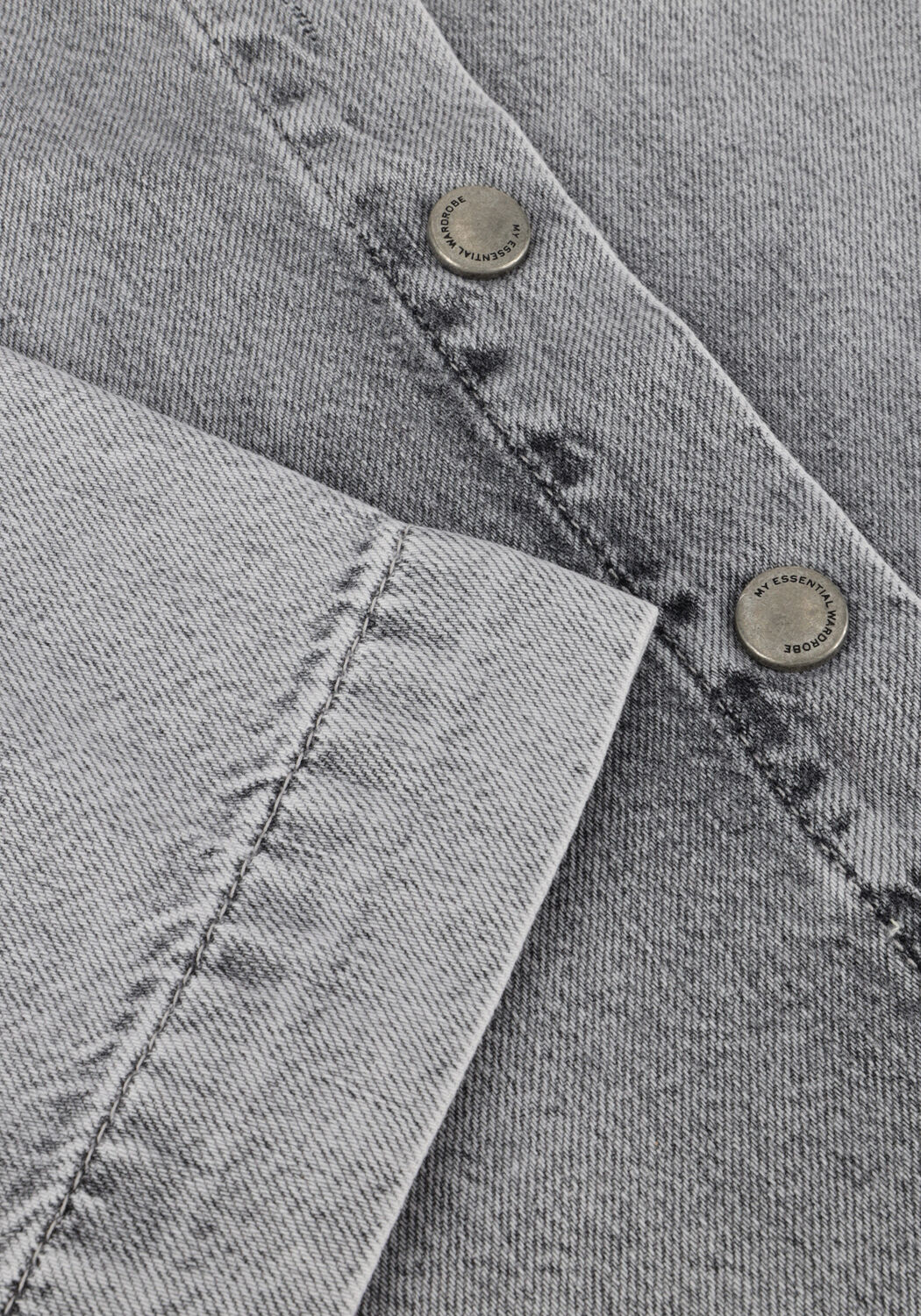 Lichtgrijze MY ESSENTIAL WARDROBE Blouses MALOMW143 BOXY SHORT SHIRT - large