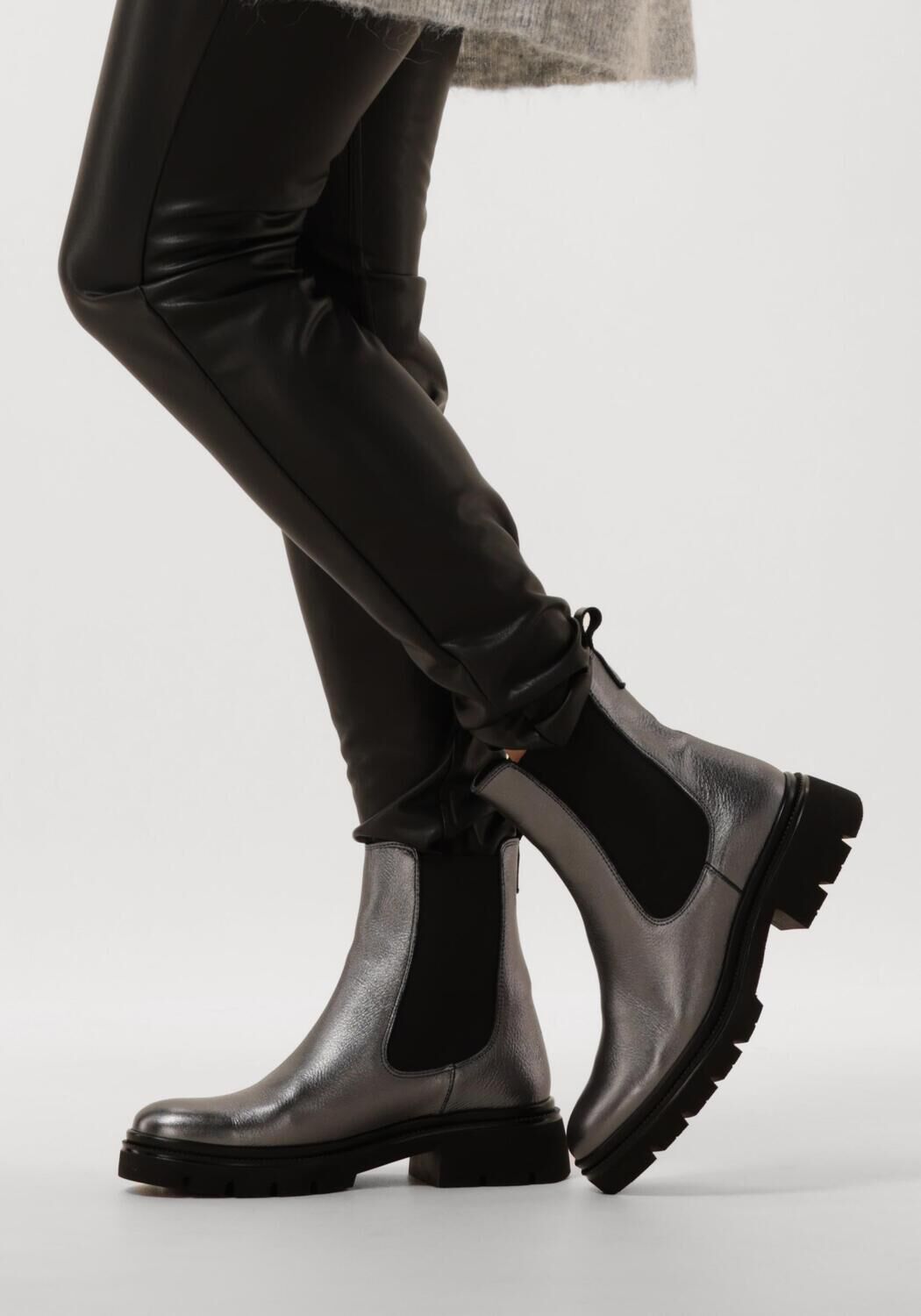 Zwarte CTWLK Chelsea boots FELVIS - large