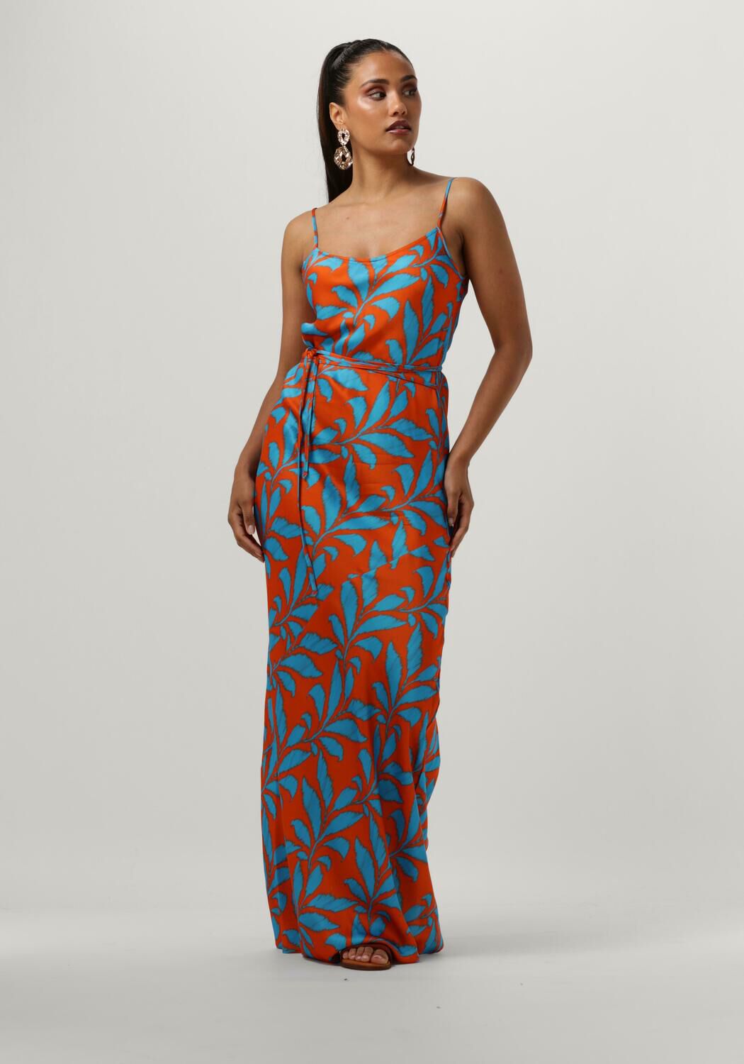 oranje vanilia maxi jurk tropic leaf slip dress