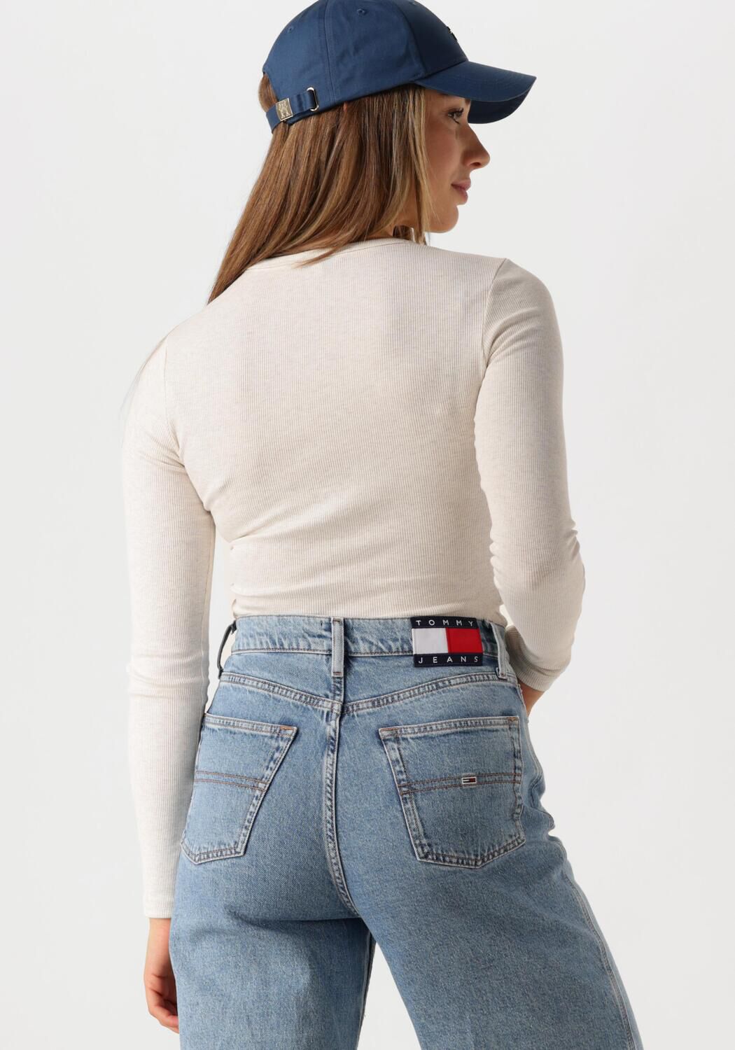 TOMMY JEANS Dames Tops & T-shirts Tjw Slim Ls Badge Tee Ext Beige