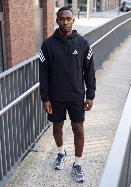 Zwarte ADIDAS Sportshorts RUN ESS SHOR M - large