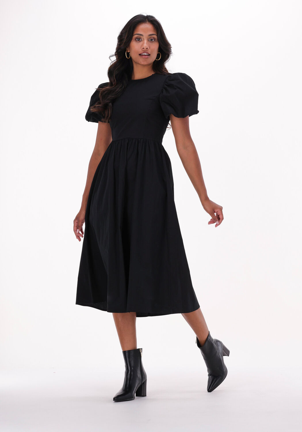 Midi dress zwart new arrivals