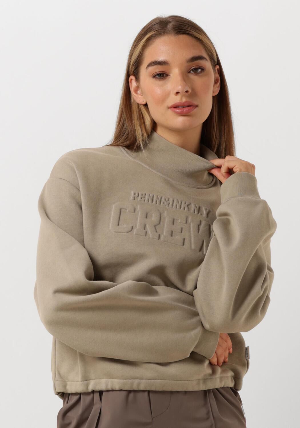 Penn&Ink N.Y Zandkleurige Sweater 111 Stijlvolle Herfst Beige Dames