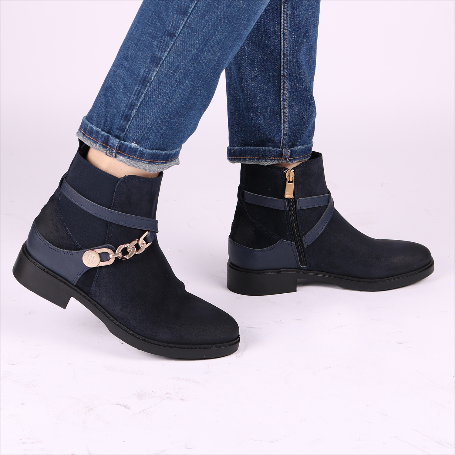 Blauwe TOMMY HILFIGER Enkellaarsjes CHAIN BOOTIE SUEDE | Omoda