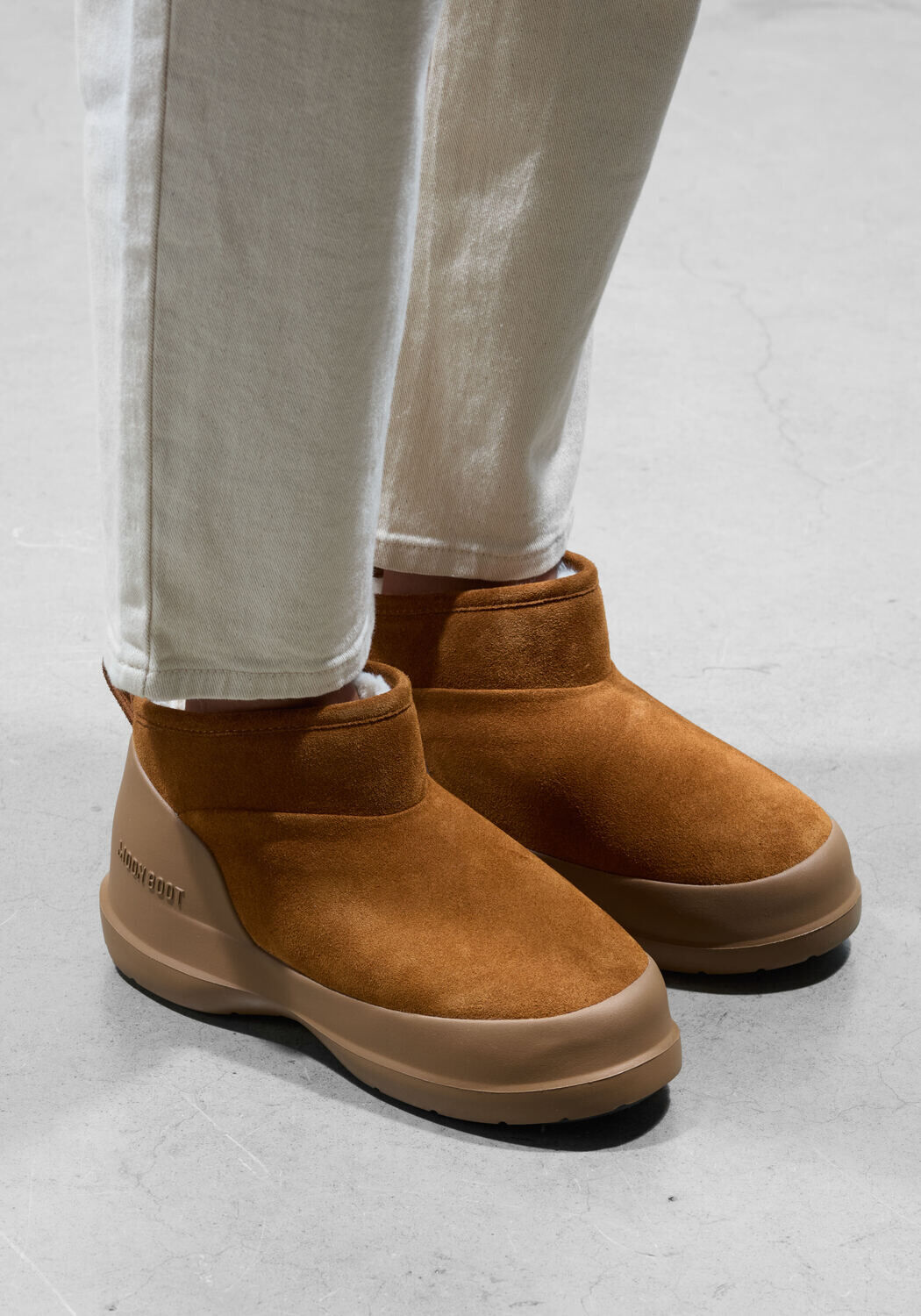 Cognac MOON BOOT Enkelboots MB LUNA LOW BOOT SUEDE - medium