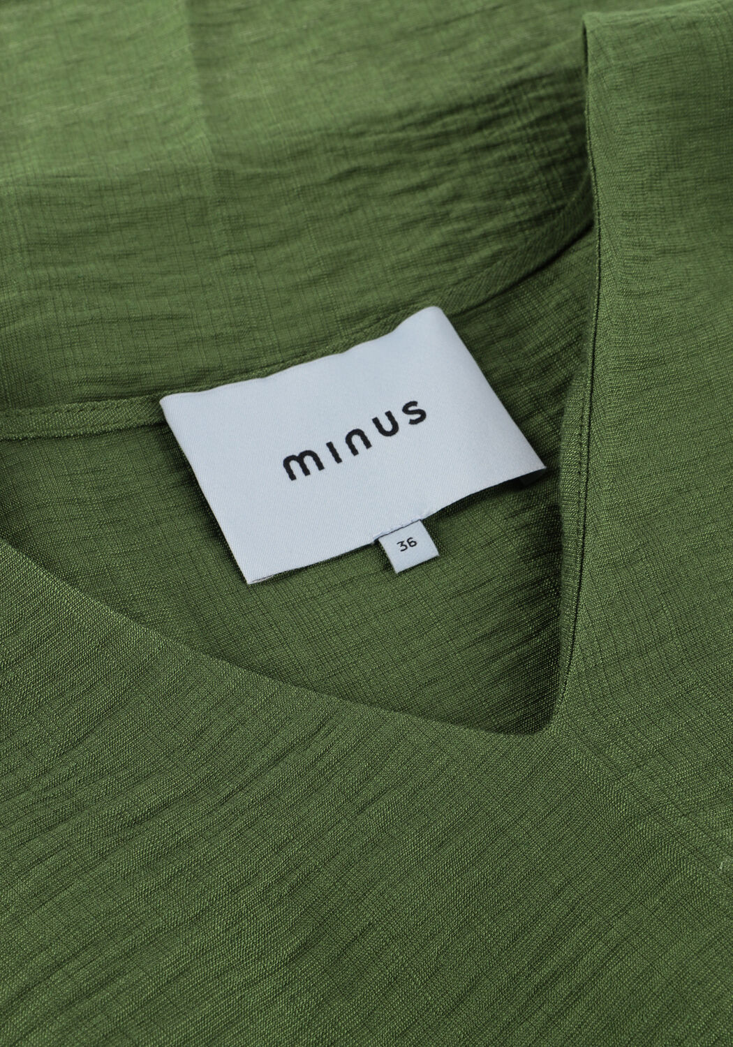 Groene MINUS Blouses SERIA V-NECK BLOUSE - large