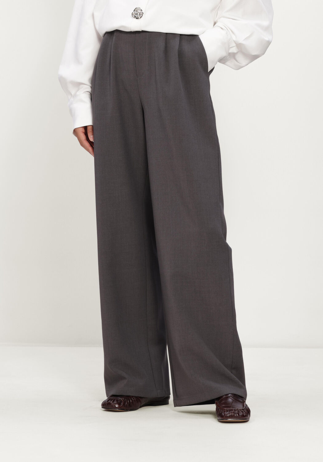 Donkergrijze STUDIO AMAYA Wijde broek JASMIN PANTS - large