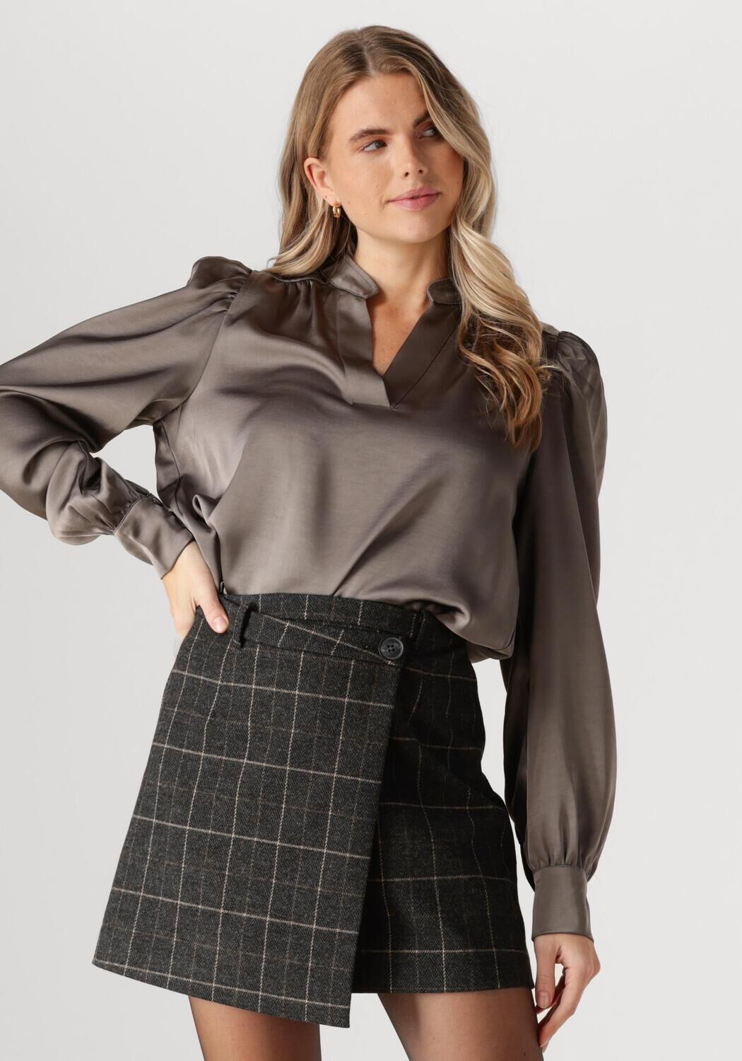 NEO NOIR Dames Blouses Rosslyn Heavy Sateen Blouse Grijs