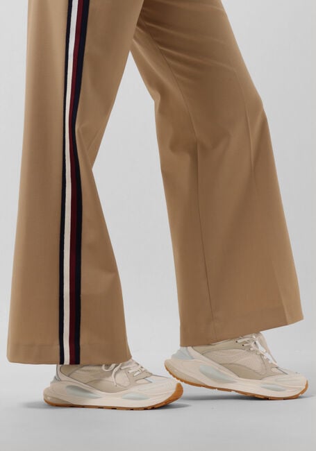 Beige TOMMY JEANS Lage sneakers TOMMY JEANS W FASHION RUNNER Beige TOMMY JEANS Lage sneakers TOMMY JEANS W FASHION RUNNER - large