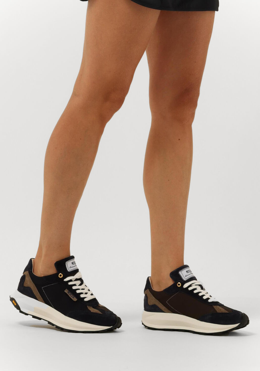 Sneakers Sale | Tot 70% korting in de outlet | Omoda