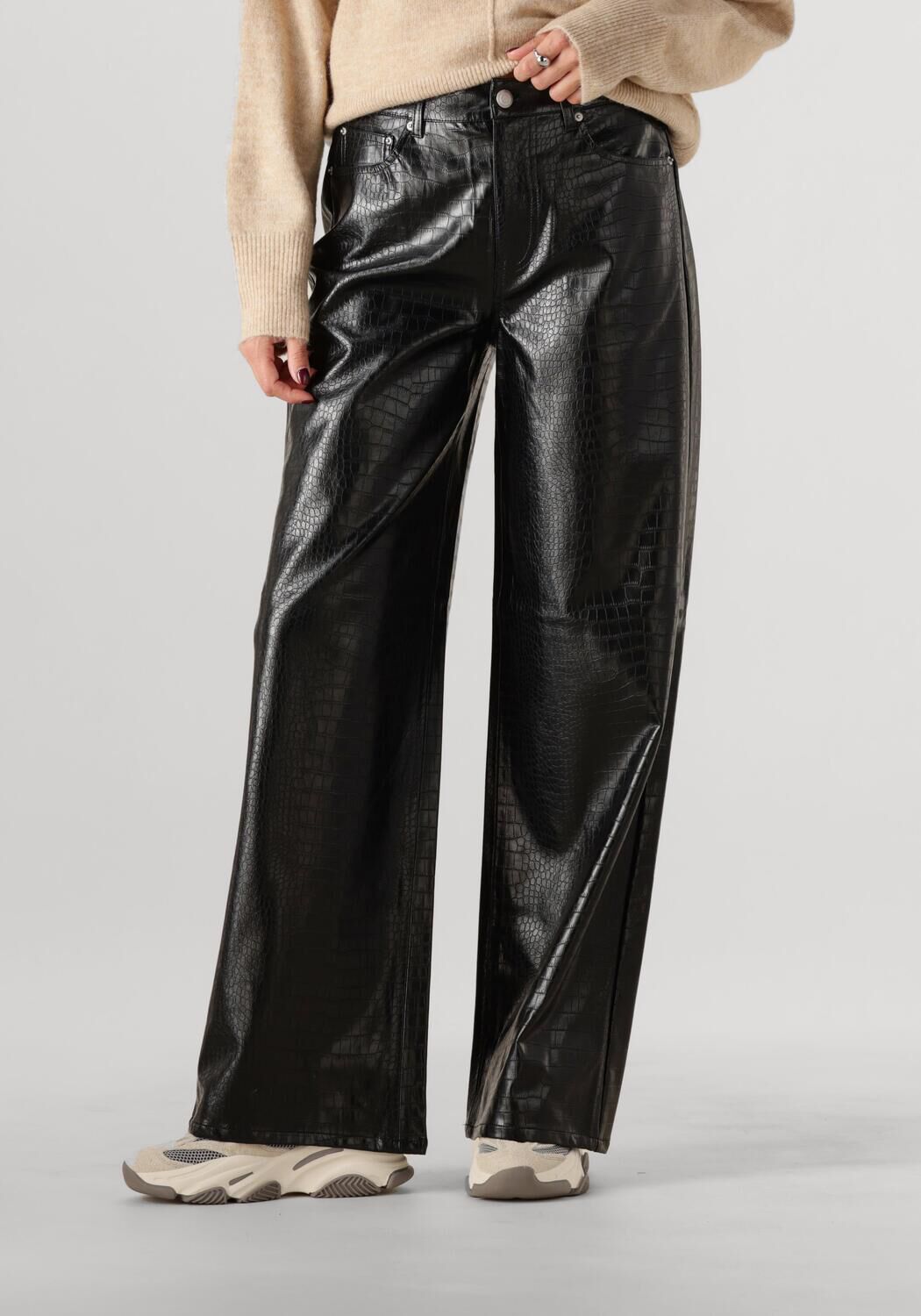 CATWALK JUNKIE Dames Broeken Loose Fit Textured Vegan Leather Trousers Zwart