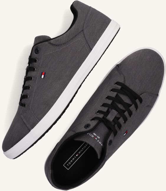 Zwarte TOMMY HILFIGER Lage sneakers ESSENTIAL CHAMBRAY VULC Zwarte TOMMY HILFIGER Lage sneakers ESSENTIAL CHAMBRAY VULC - large