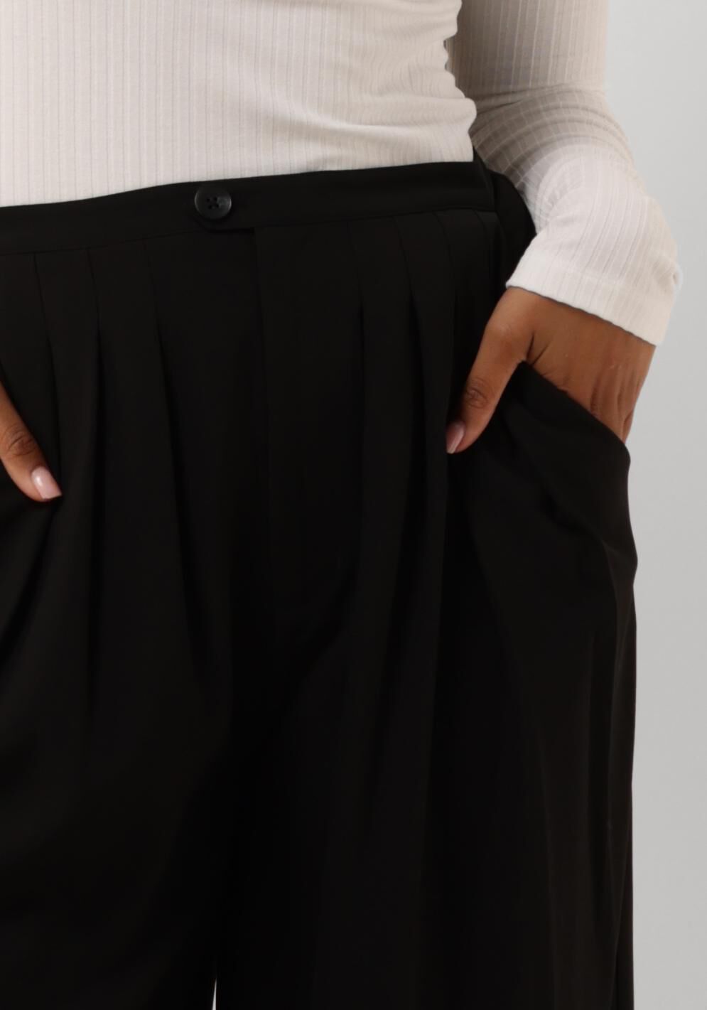 EDITED Dames Broeken Sandy Trousers Zwart
