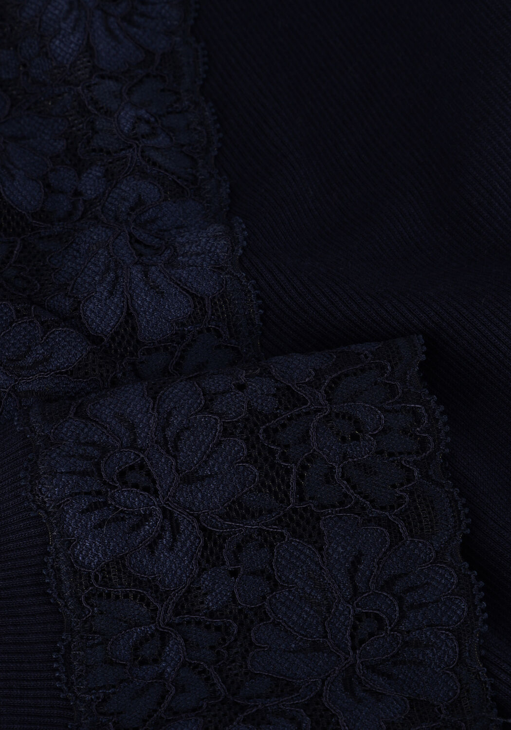 Donkerblauwe ROSEMUNDE Top BERNADINE ORGANIC T-SHIRT LACE - large