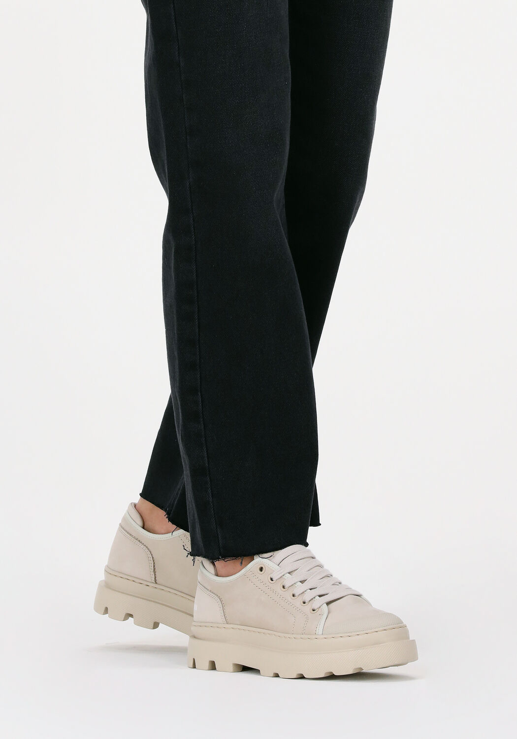 Beige NUBIKK Veterschoenen MONRO ORION - large