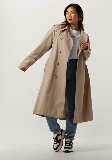 Witte TOMMY JEANS T-shirt TJW BXY BADGE TEE Witte TOMMY JEANS T-shirt TJW BXY BADGE TEE - large