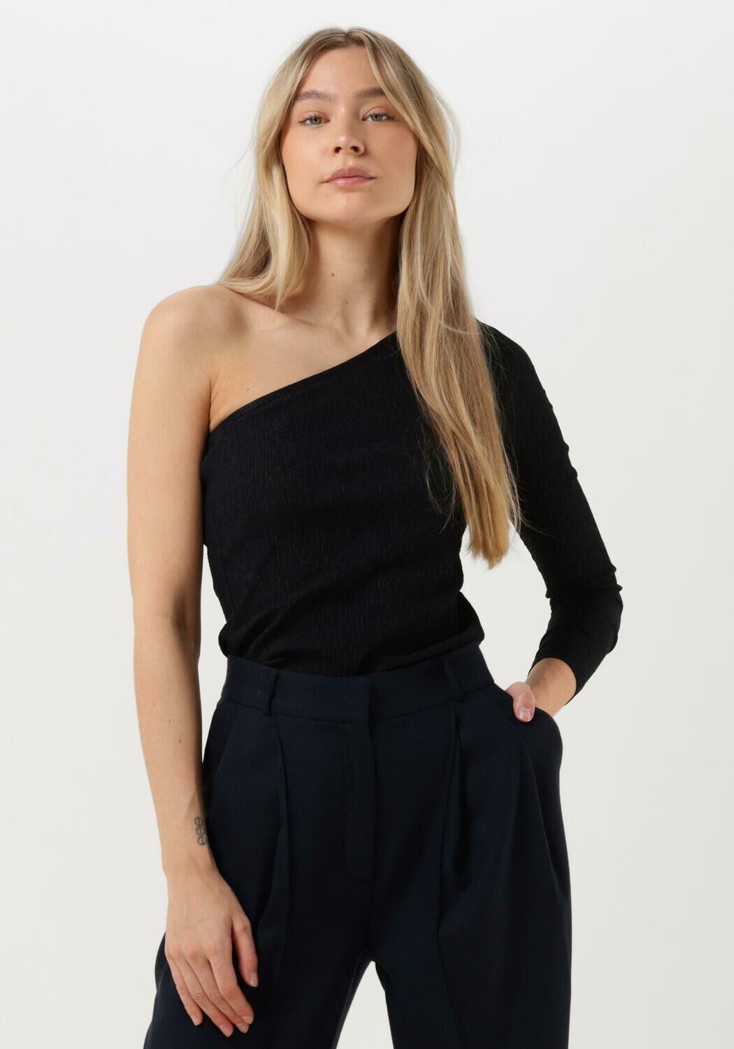 Blauwe MY ESSENTIAL WARDROBE Blouse KIKOMW ONE SHOULDER BLOUSE Omoda