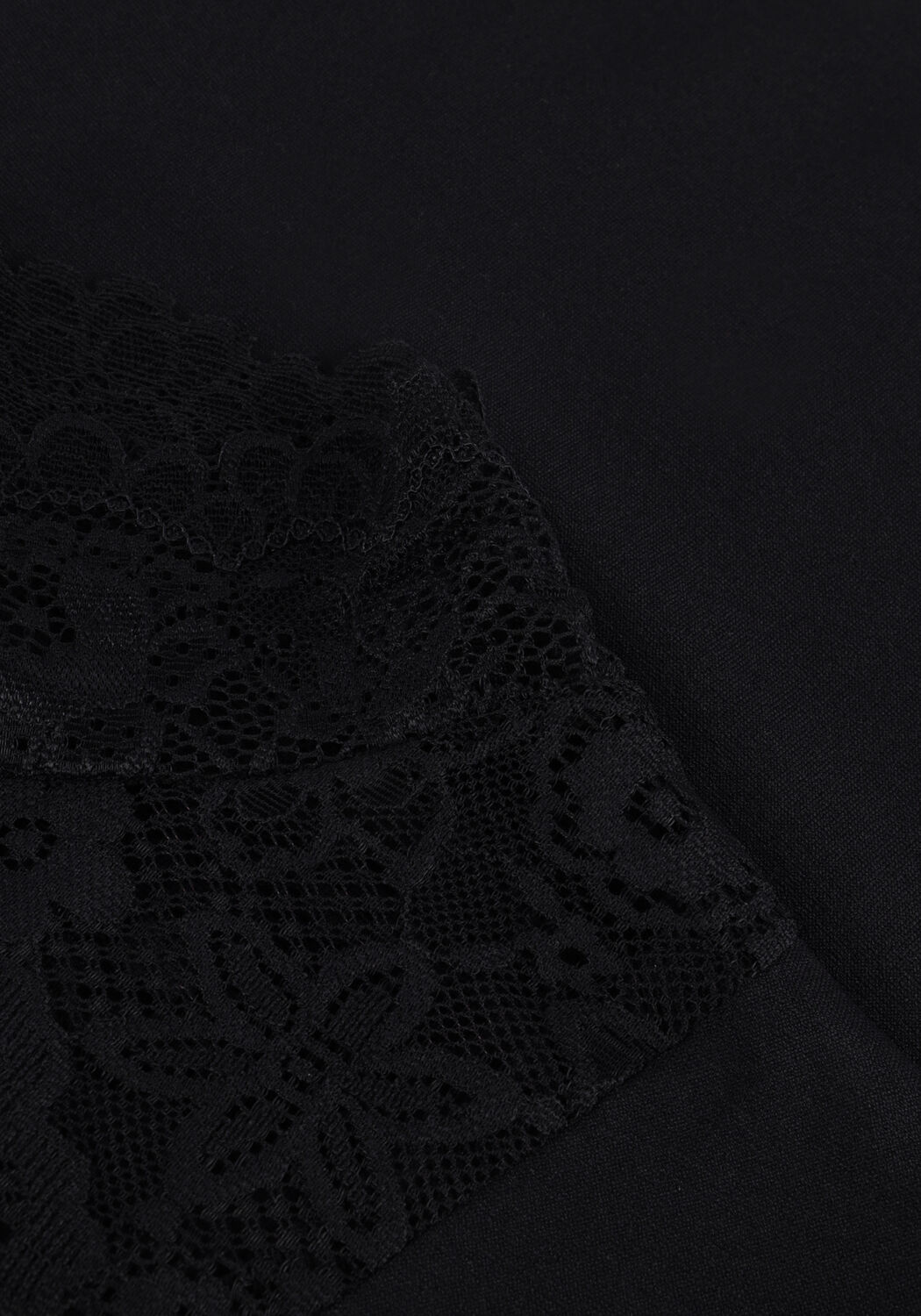 Zwarte MINUS Top VANESSA V-CUT BLOUSE - large