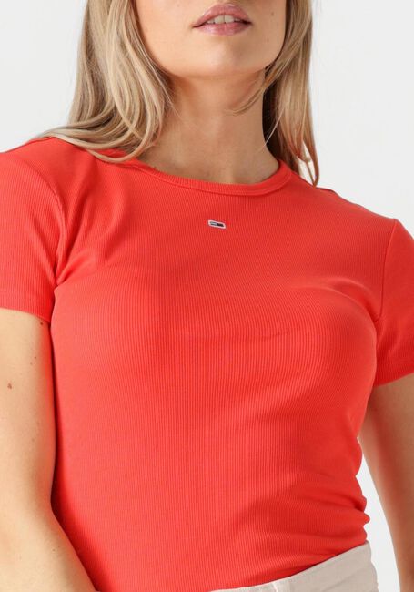 Rode TOMMY JEANS T-shirt TJW SLIM ESSENTIAL RIB SS EXT - large