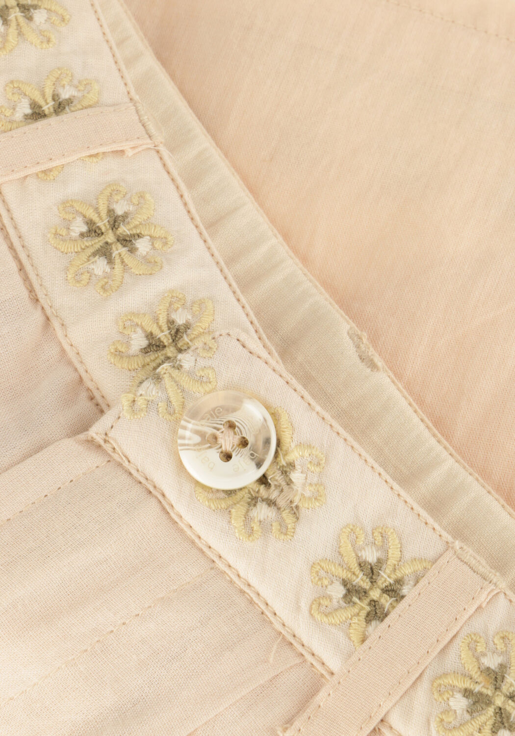 Lichtroze BAJE STUDIO Korte broek OVAIA - large