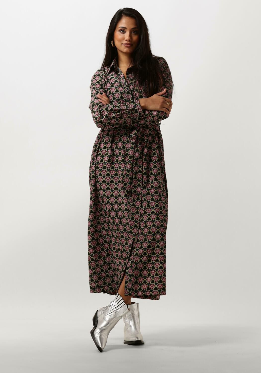 COLOURFUL REBEL Dames Jurken Dalia Graphic Flower Maxi Shirt Dress Multi