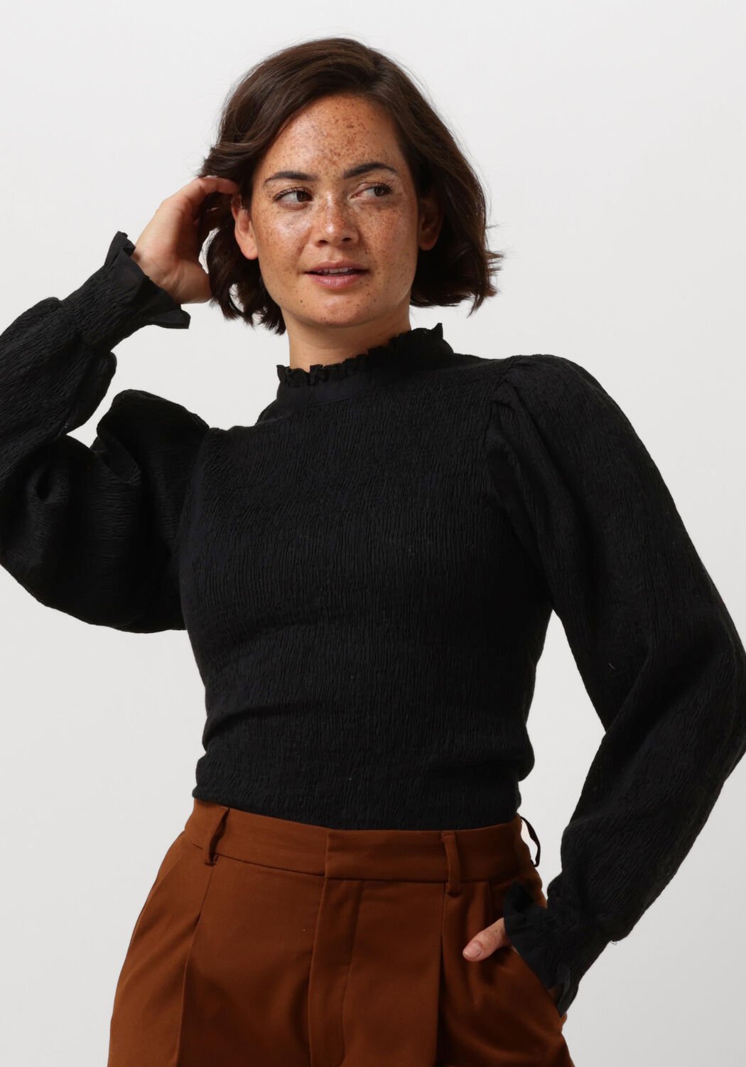 ANTIK BATIK Dames Tops & T-shirts Angelie Smock Blouse Zwart