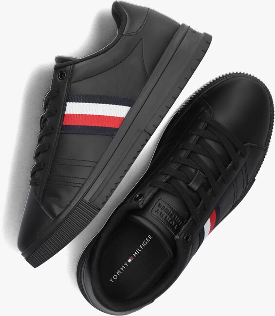 Zwarte TOMMY HILFIGER Lage sneakers SUPERCUP - large