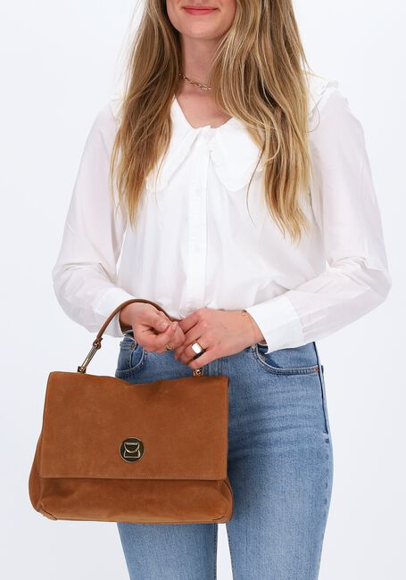 Cognac COCCINELLE Handtas LIYA MEDIUM SUEDE Cognac COCCINELLE Handtas LIYA MEDIUM SUEDE - large