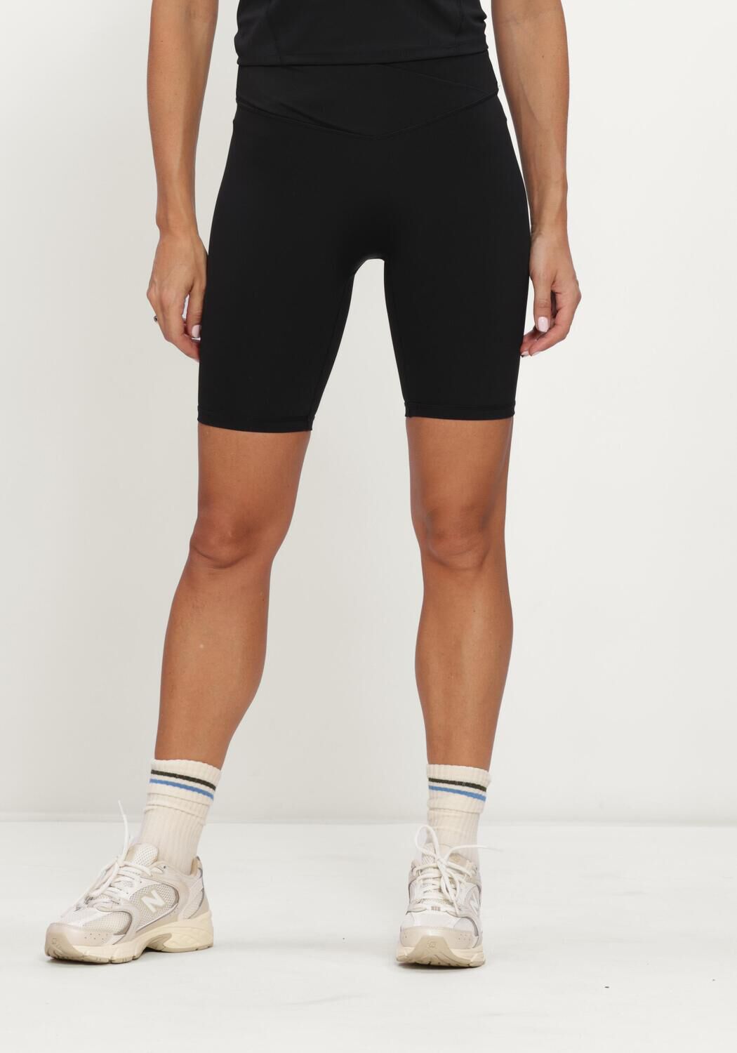 Zwarte NEO NOIR Korte broek LEA WRAP SHORTS - large