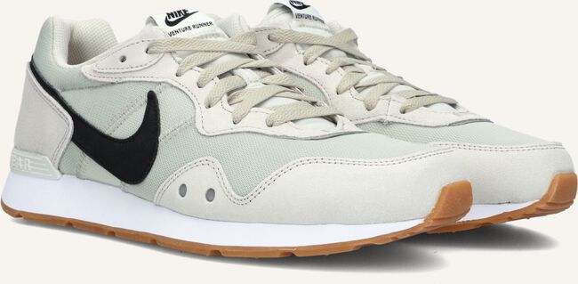 Beige NIKE Lage sneakers VENTURE RUNNER Beige NIKE Lage sneakers VENTURE RUNNER - large