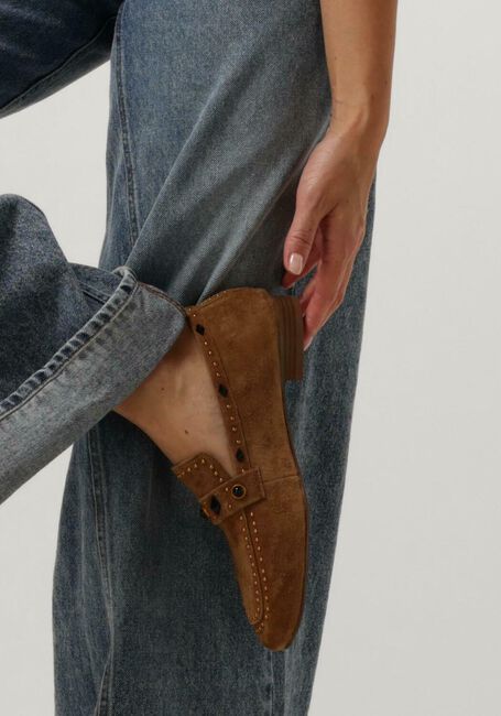 TORAL SUZANNA - large