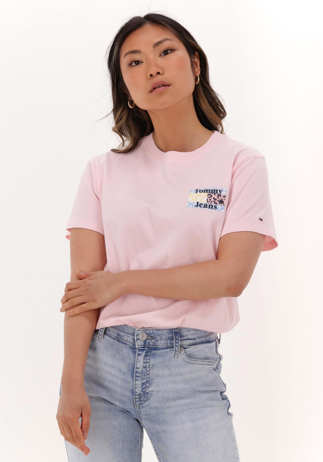 Roze TOMMY JEANS T shirt TJW FLORAL FLAG TEE Omoda