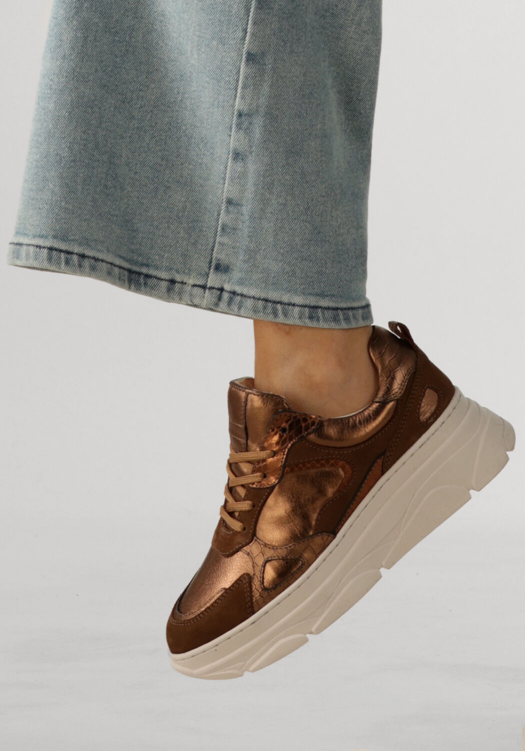 Bronzen OMODA Lage sneakers JANA - large