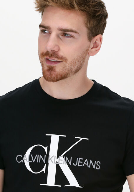 Zwarte CALVIN KLEIN T-shirt ICONIC MONOGRAM SS SLIM TEE - large