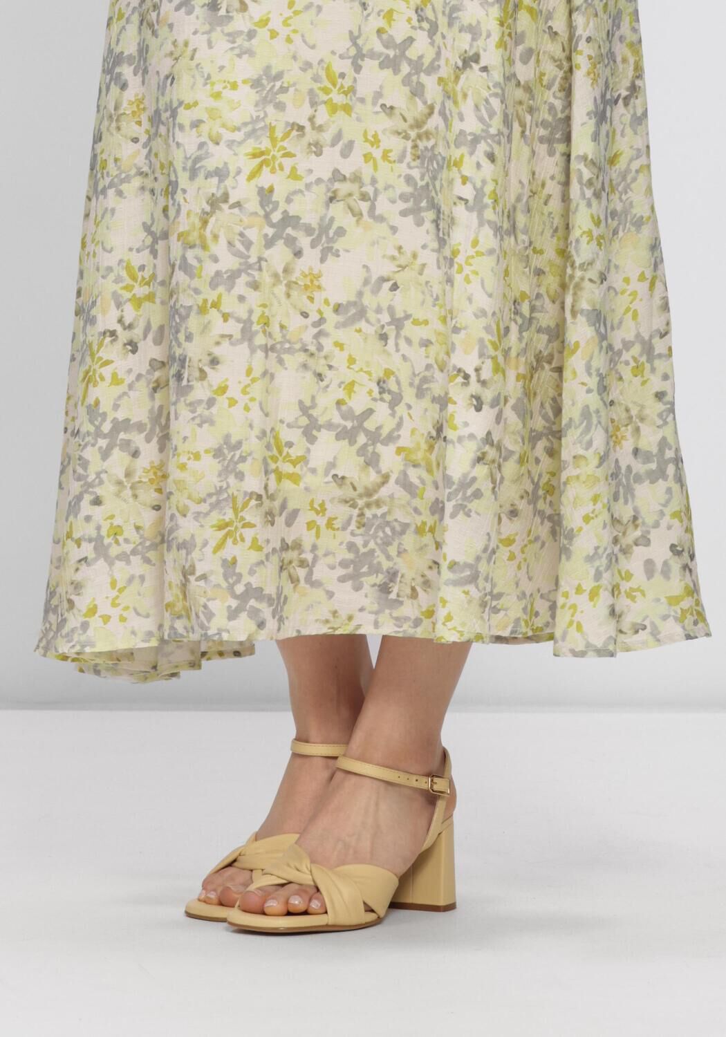 Butter yellow UNISA Sandalen met hak MEDWAY - large