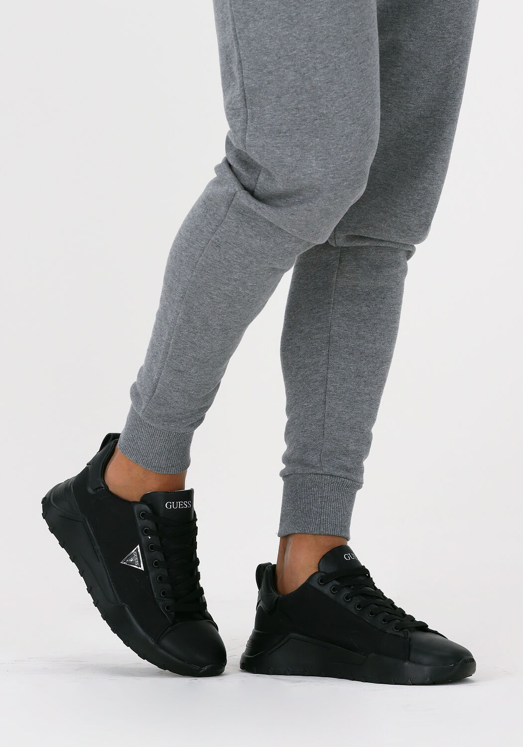 zwarte guess lage sneakers lucca