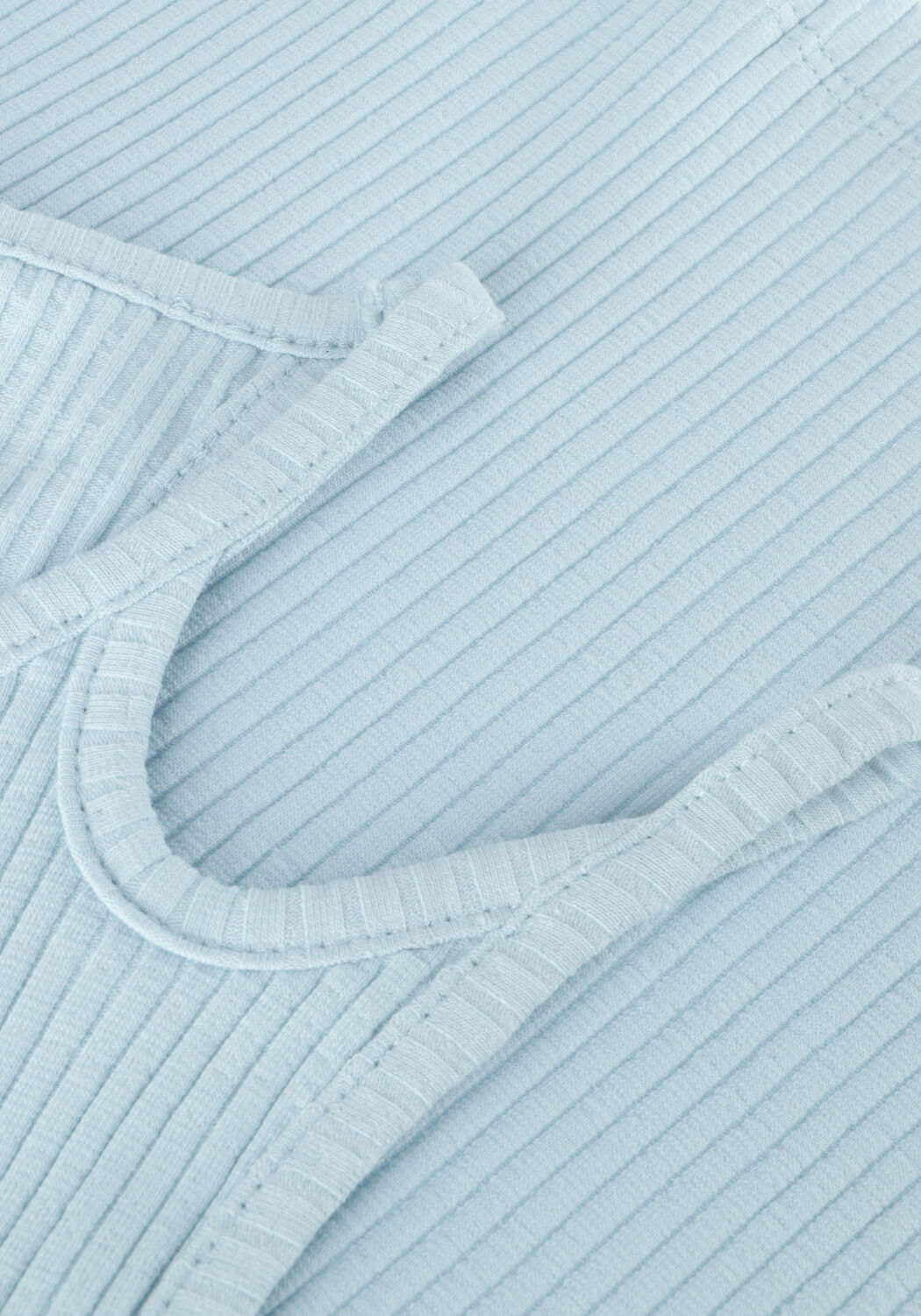 Lichtblauwe INDIAN BLUE JEANS Top SINGLET RIB - large