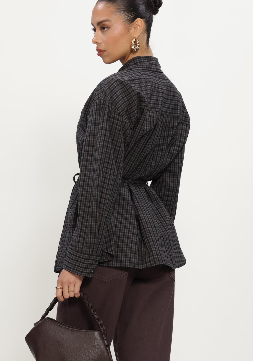 Bruine OBJECT Blouses OBJDELVA L/S LO SHIRT - large