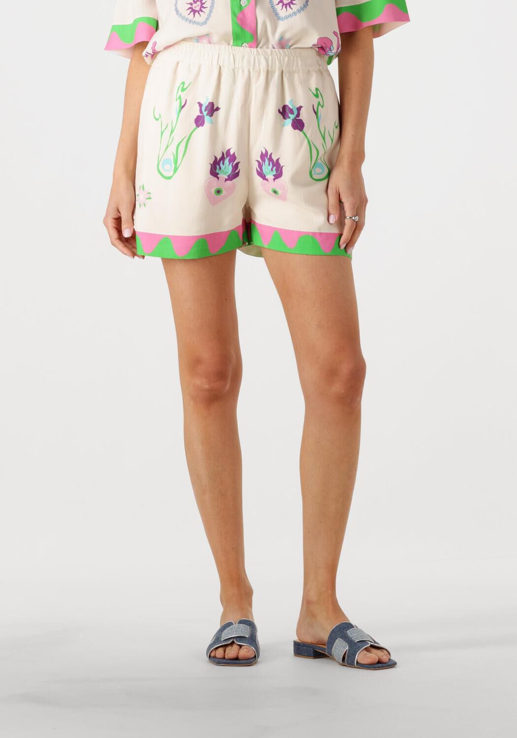 Refined Department straight regular waist casual short multi