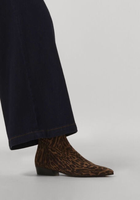 TORAL BELINDA TORAL BELINDA - large