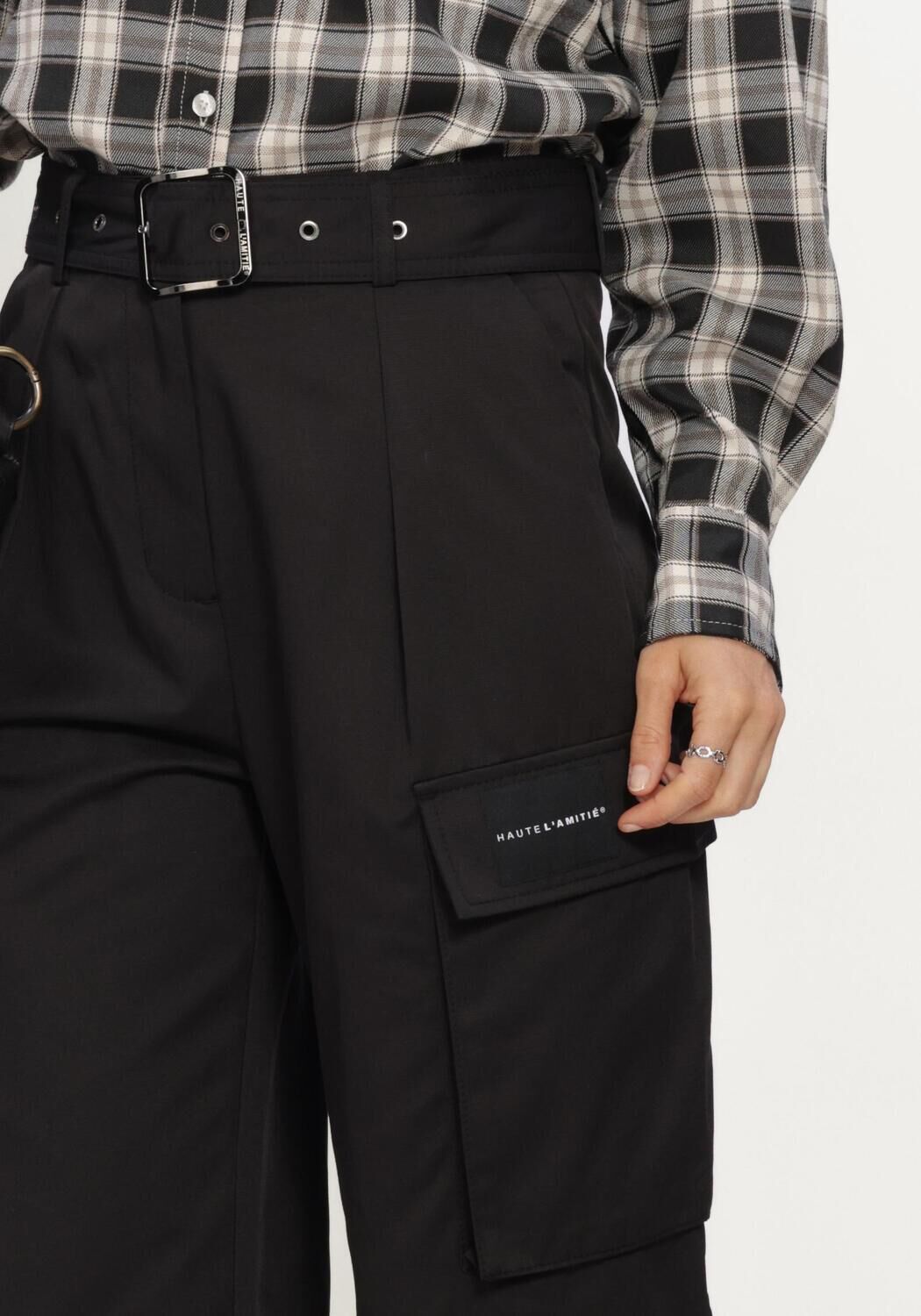 Zwarte HAUTE L'AMITI&Eacute; Broeken RABI CARGO POCKET TALL PANT - large