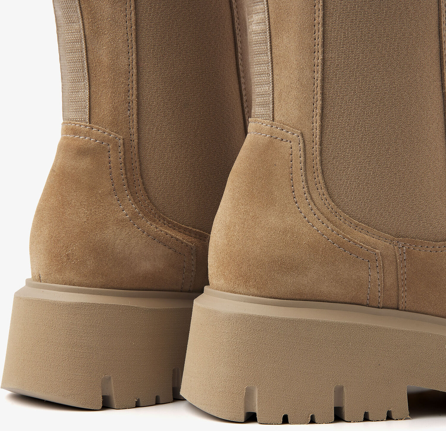 beige via vai chelsea boots ziva rush