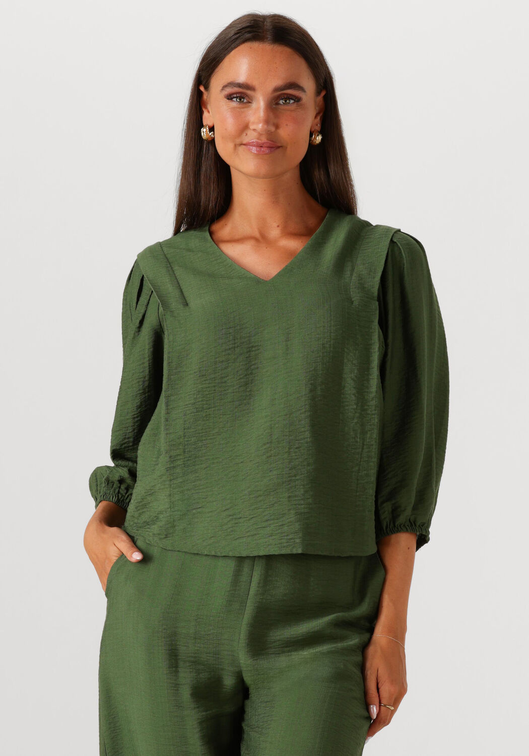 MINUS Dames Blouses Seria V-neck Blouse Groen