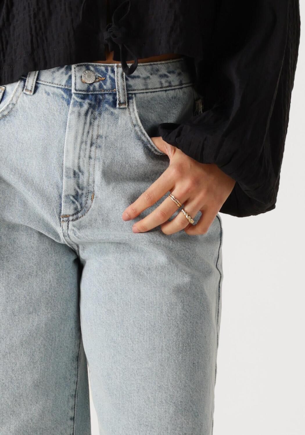 EDITED Dames Jeans Addison Denim Shorts Blauw